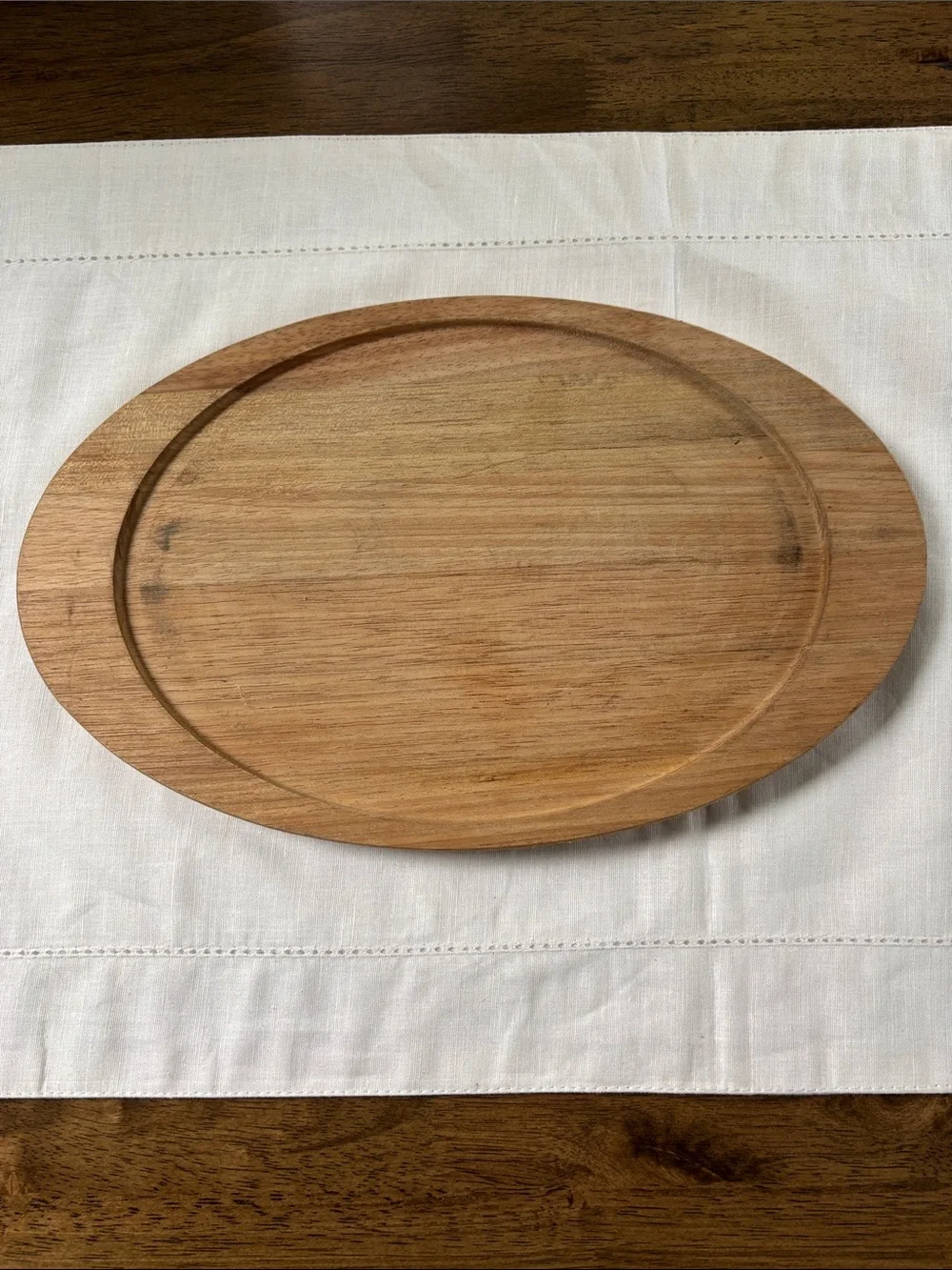 Cast Iron Sizzling 10” Skillet with Wooden Serving Board - Black